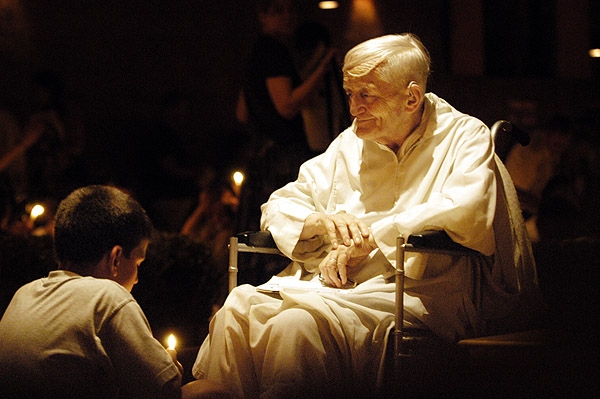 brother_roger_at_prayer