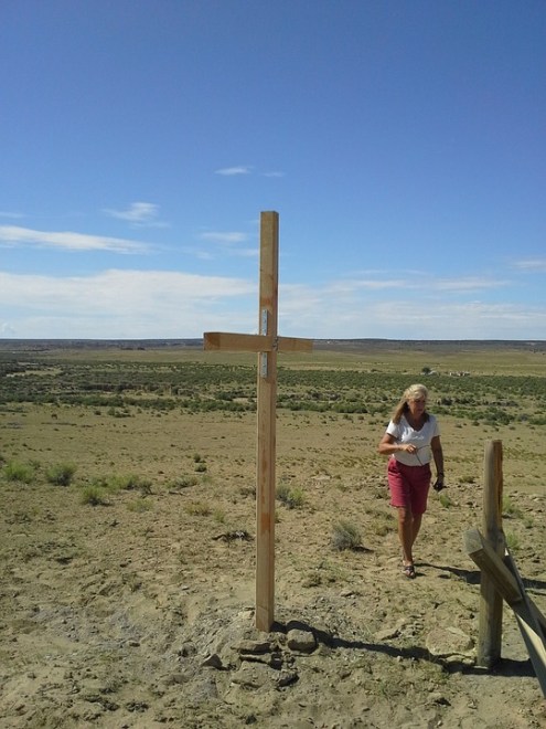 Walk Mission Trip Woman Person Lonely Cross