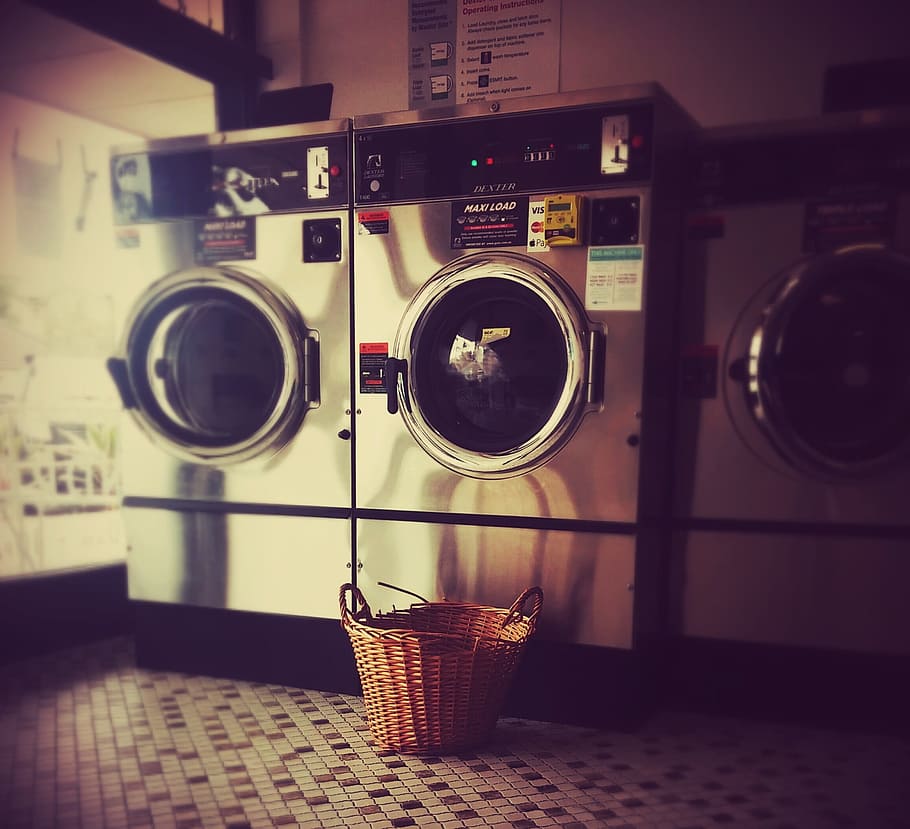 laundromat-launderette-washing-laundry